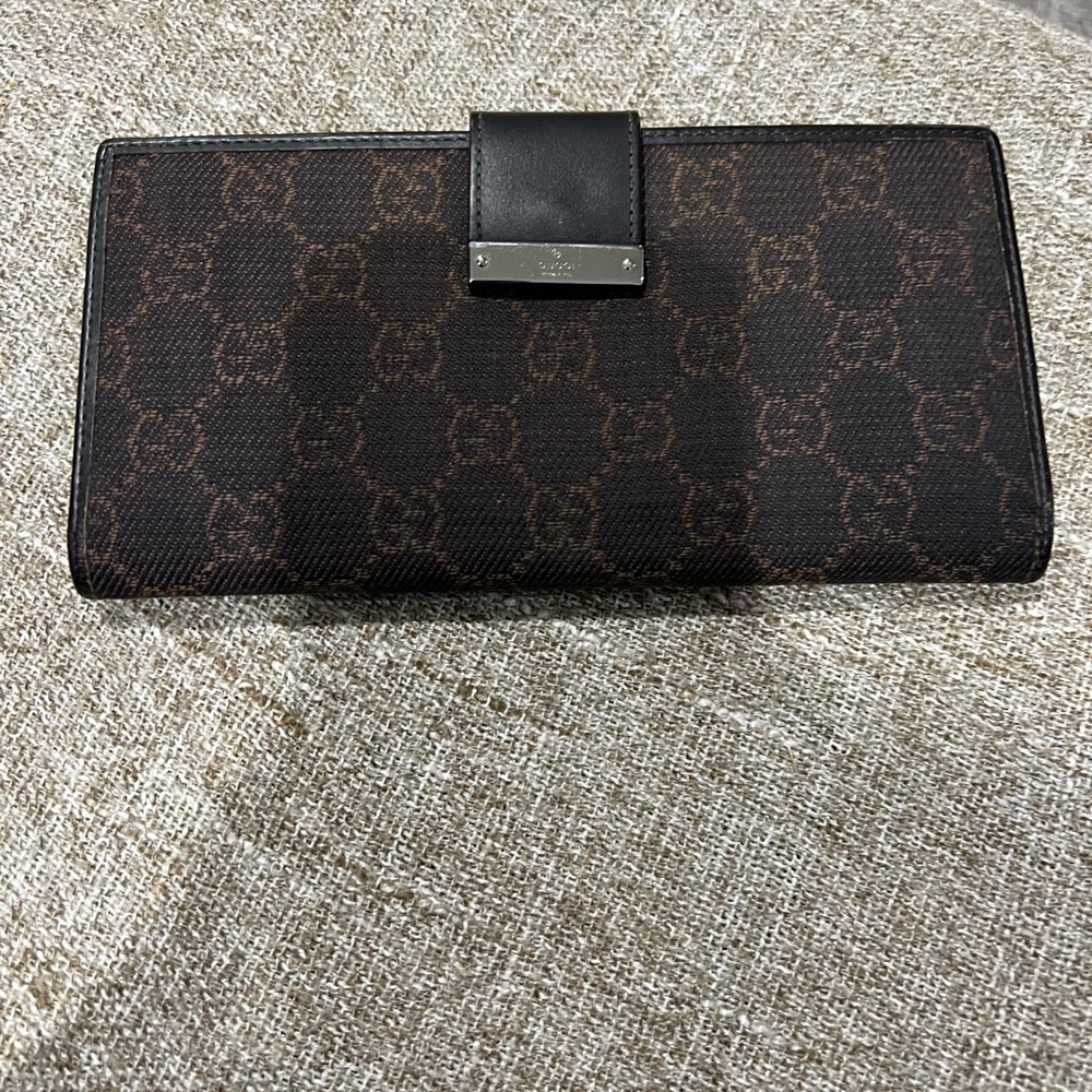 Authentic Gucci Wallet
